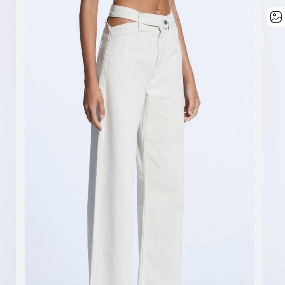 Aritzia Ksubi Women's Cream Flare Jeans